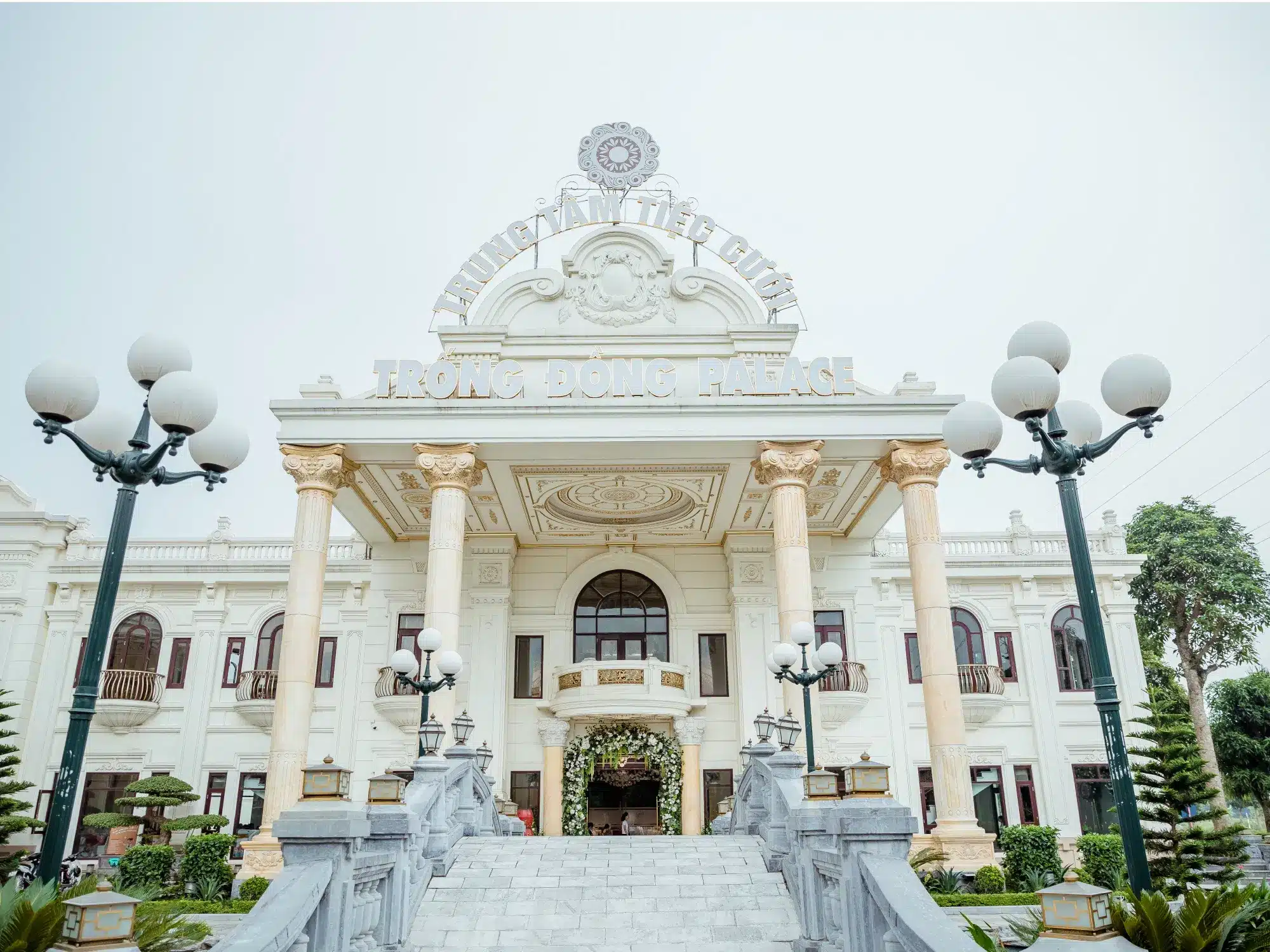2. Hoàng GIa