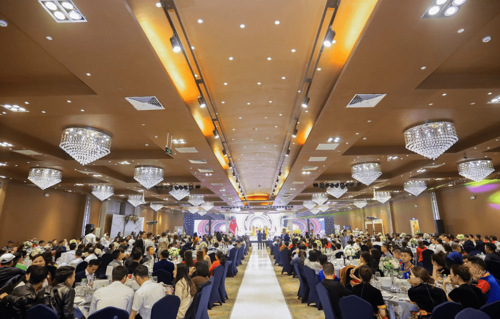 Các buổi tiệc công ty được tổ chức tại nhà hàng Trống Đồng Palace Cảnh Hồ