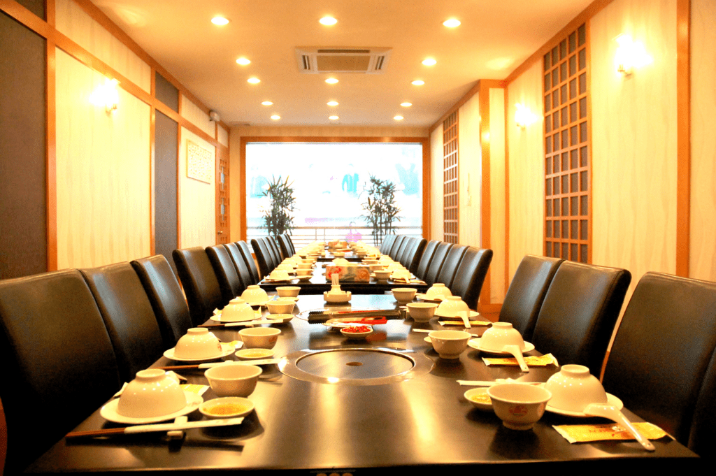 Không gian ấm cúng tổ chức tiệc công ty
