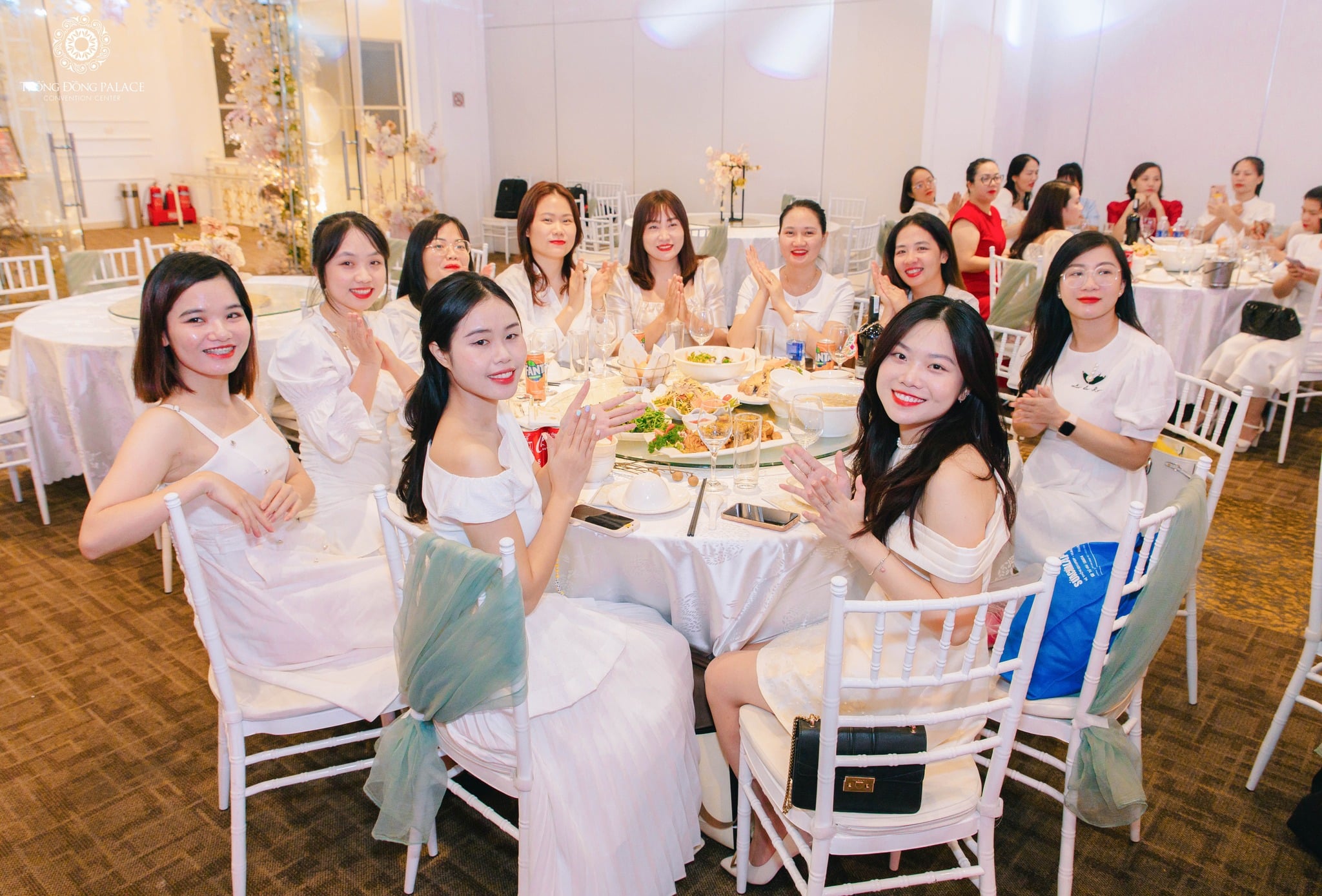 tiec-tat-nien-cong-ty