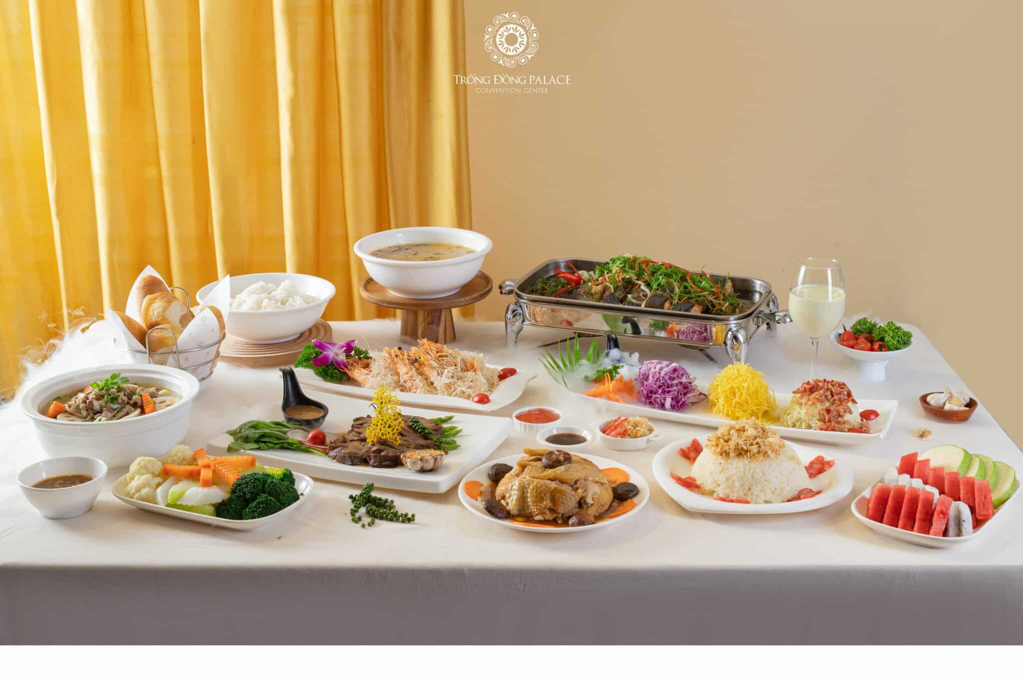 Menu tiệc tại Trống Đồng Palace được chăm chút kỹ lưỡng, đa dạng, trải dài các món từ Á đến Âu