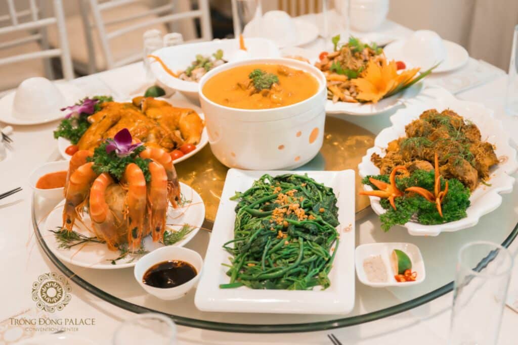 Menu tiệc đa dạng hấp dẫn từ tay các đầu bếp tài ba của Trống Đồng Palace
