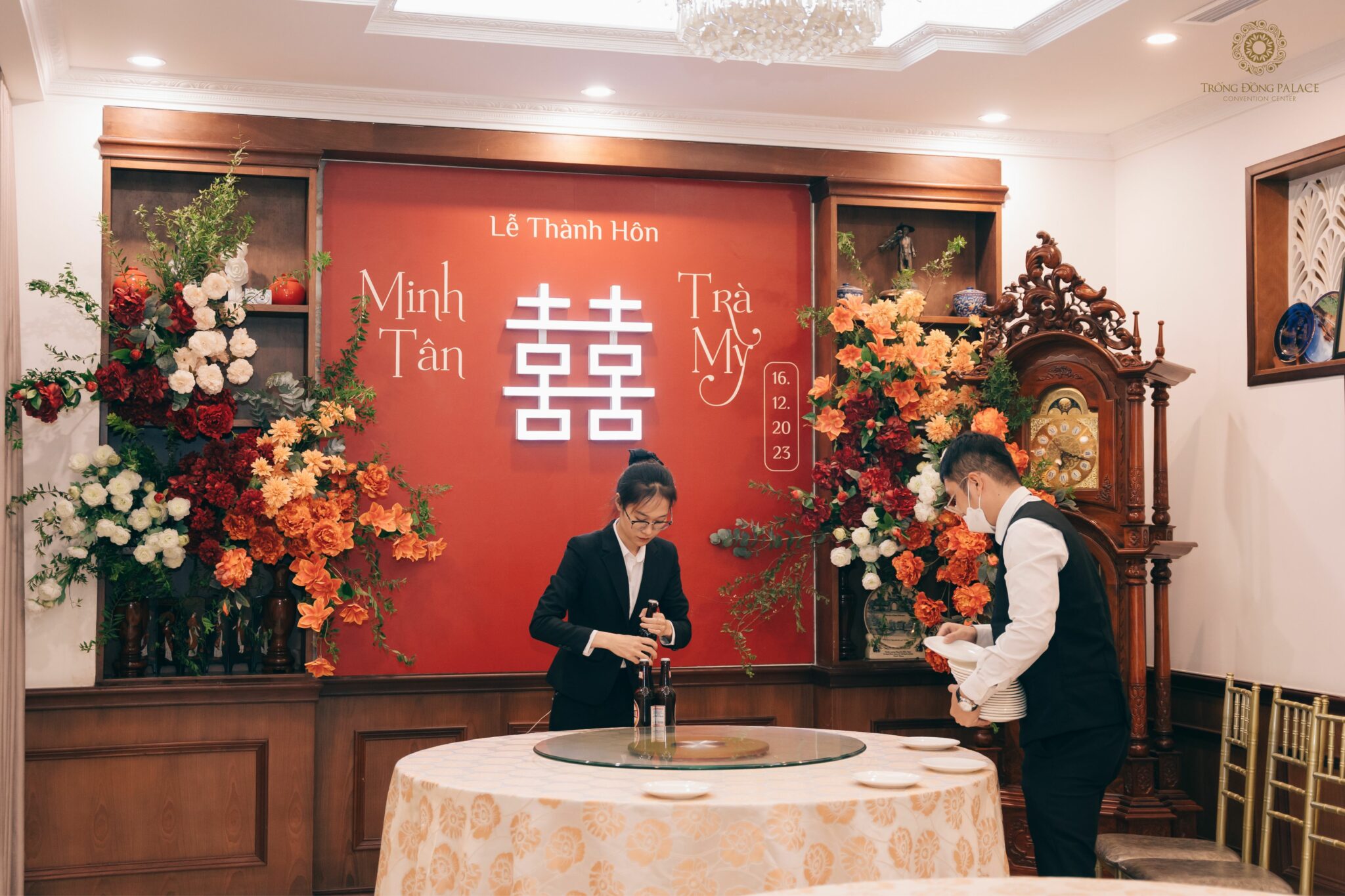 Đội ngũ nhân viên phục vụ chuyên nghiệp, tận tâm