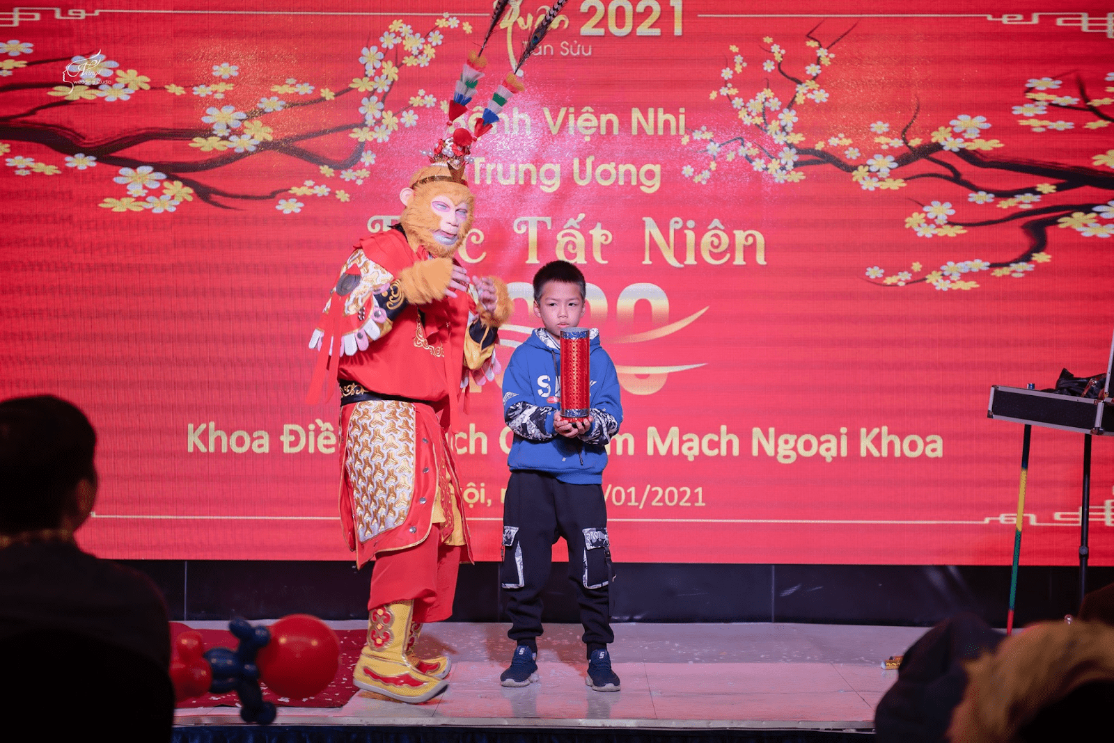 Cần tính toán ngân sách và chọn quà phù hợp với các đối tượng khách mời