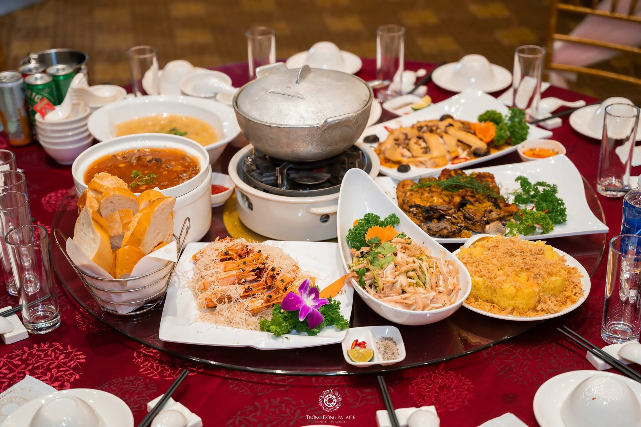 thực đơn là một phần không thể thiếu trong bất kỳ buổi tiệc cưới