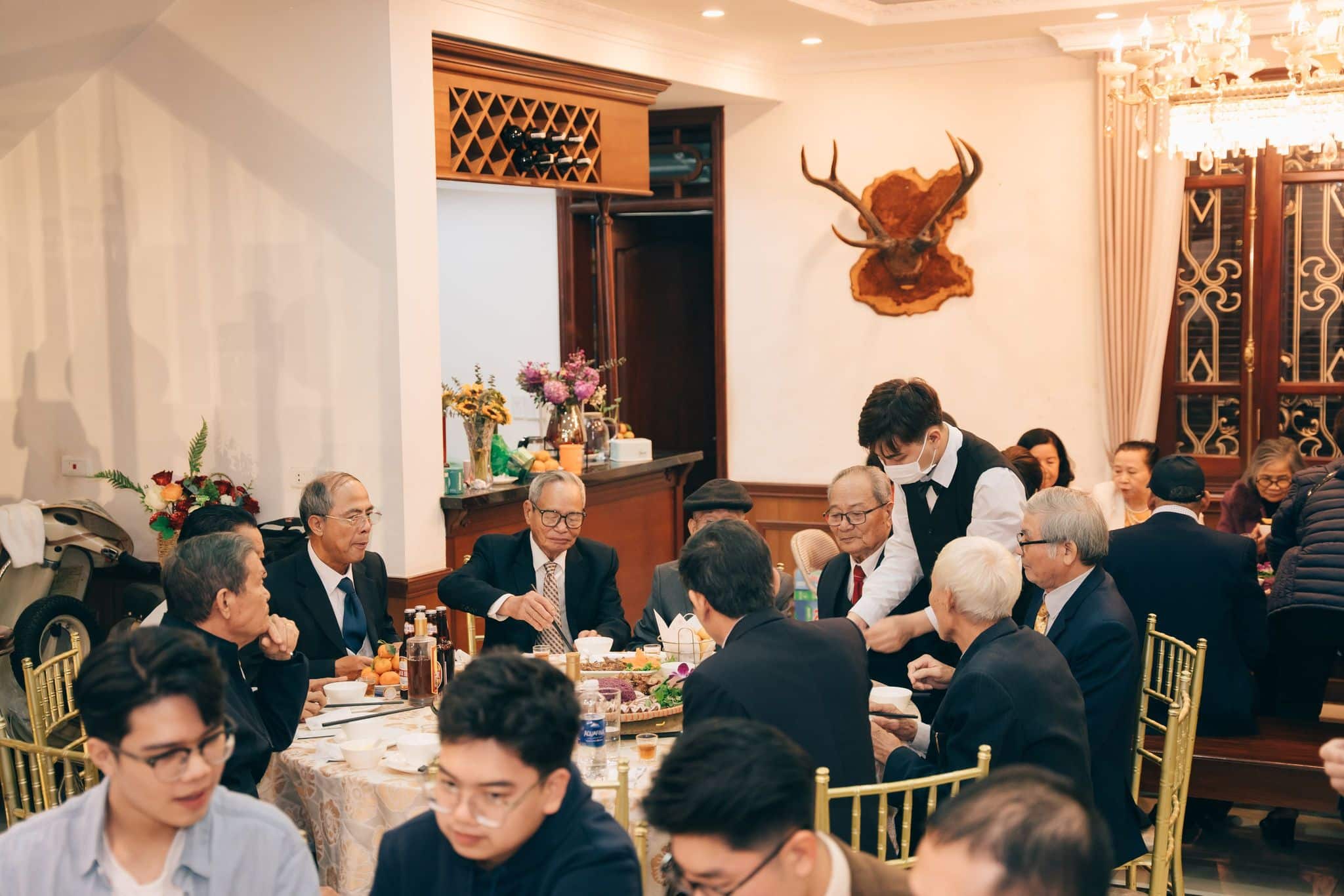 Tiệc lưu động Trống Đồng Palace