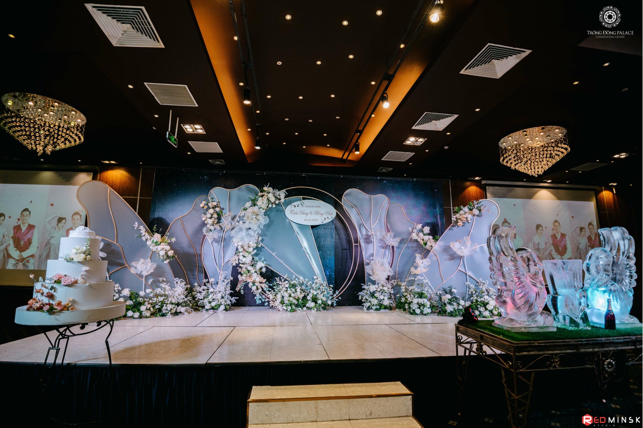 Trang trí sân khấu và phông backdrop