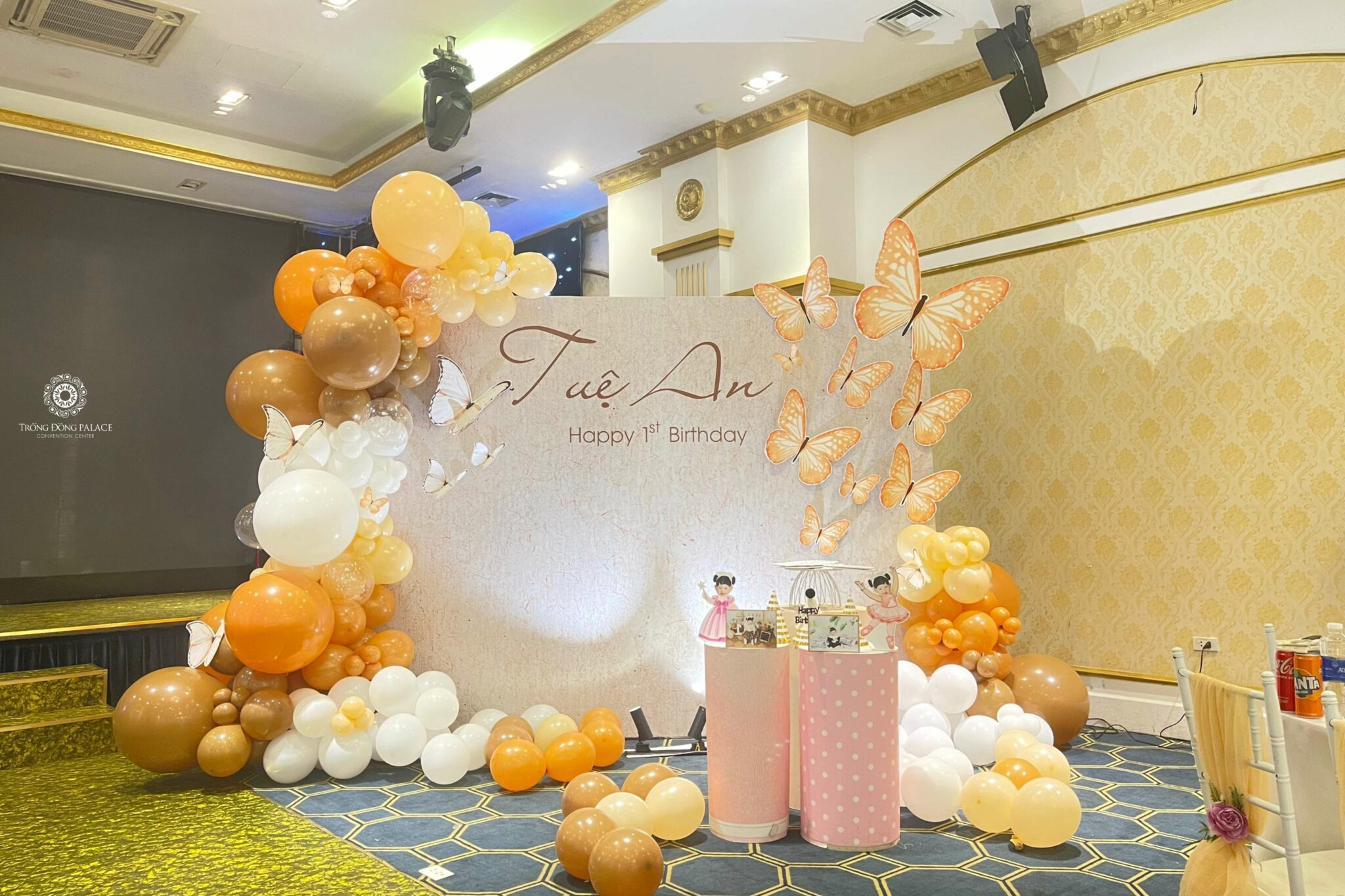 Đặt chỗ trước tại nhà hàng tổ chức sinh nhật