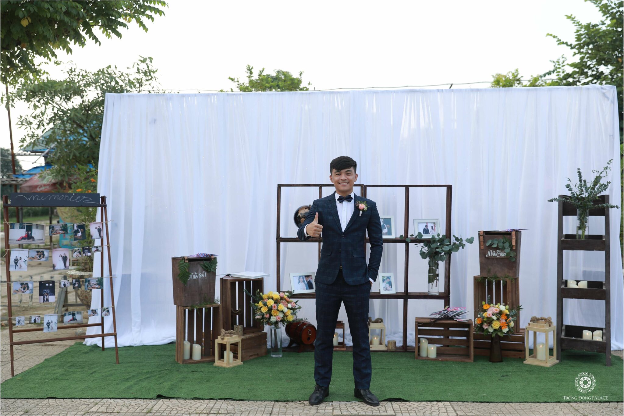Việc thuê dịch vụ trang trí trọn gói có thể giúp tiết kiệm chi phí hơn so với việc thuê từng dịch vụ riêng lẻ
